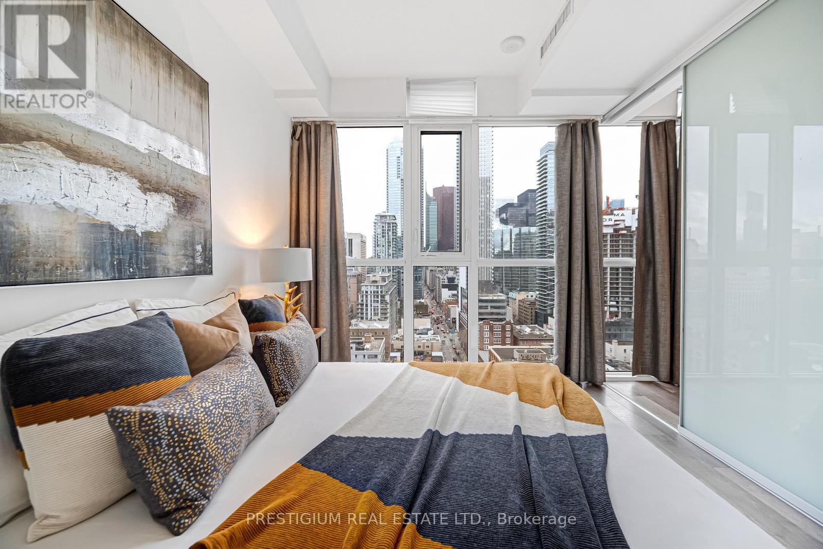 1910 - 290 Adelaide Street W, Toronto, Ontario  M5V 0P3 - Photo 36 - C12653430