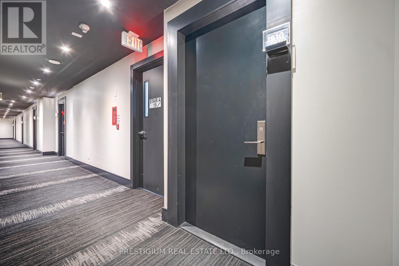 1910 - 290 Adelaide Street W, Toronto, Ontario  M5V 0P3 - Photo 47 - C12653430