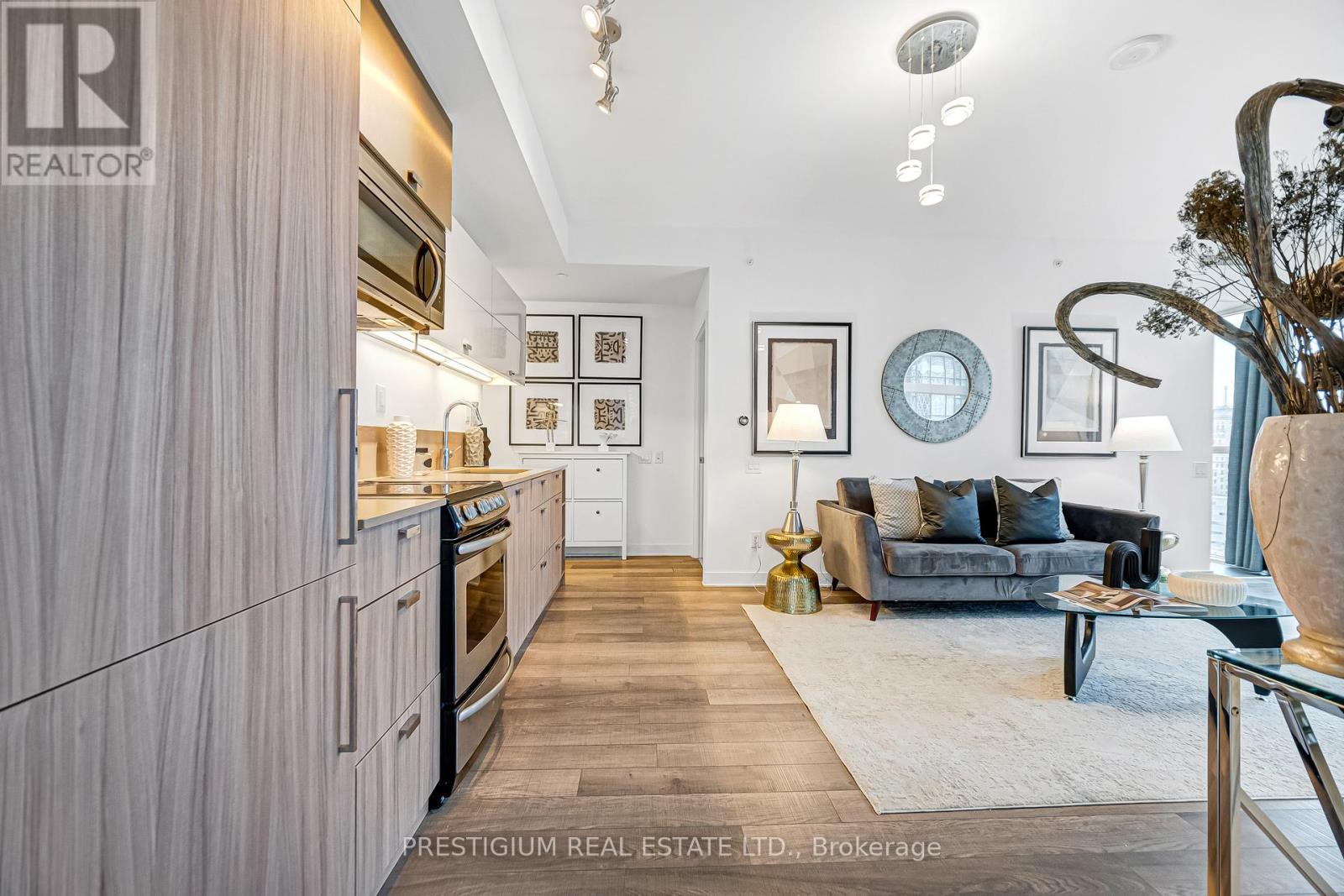 1910 - 290 Adelaide Street W, Toronto, Ontario  M5V 0P3 - Photo 7 - C12653430