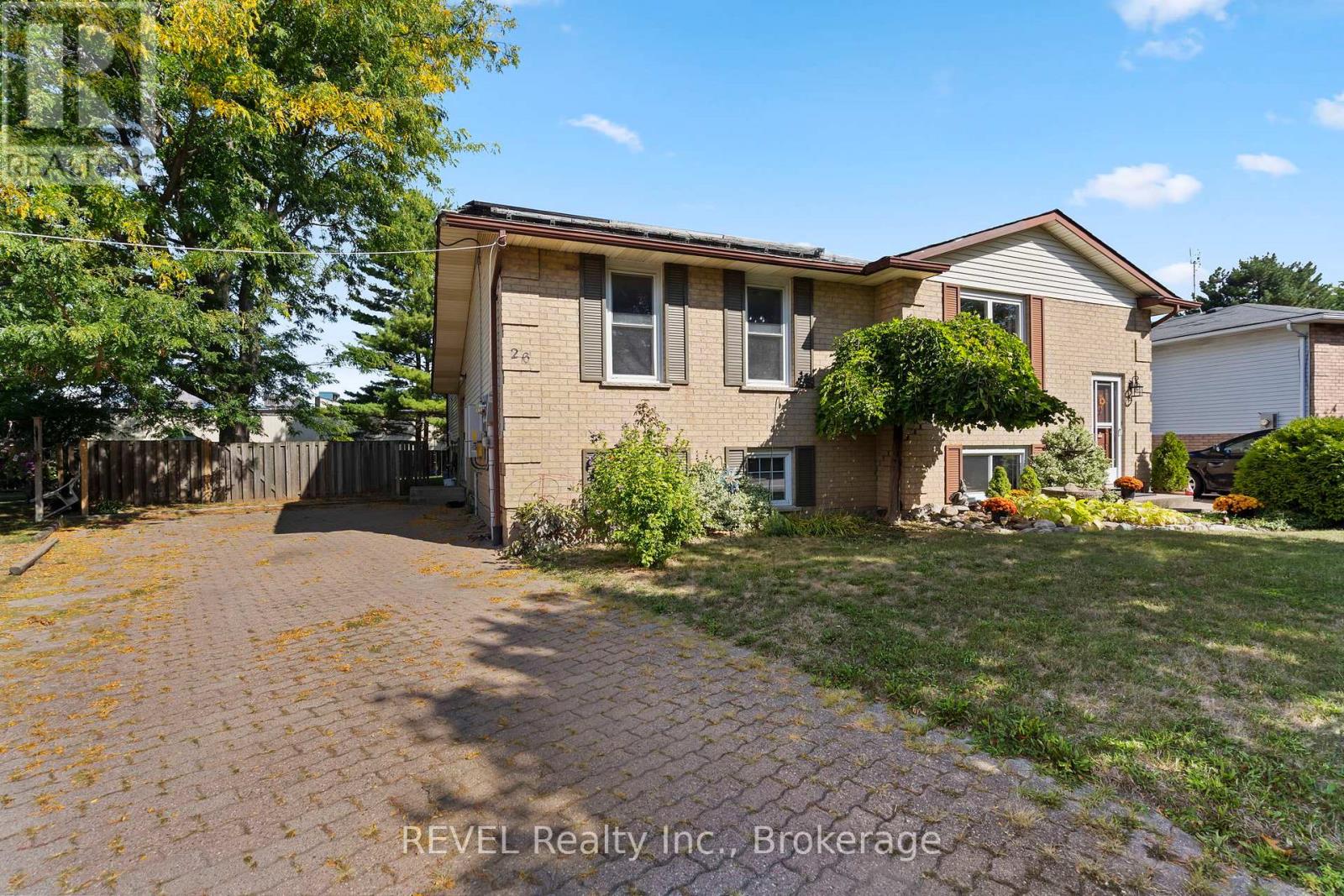 26 Vintage Crescent, St. Catharines, Ontario  L2S 3C2 - Photo 2 - X12699068