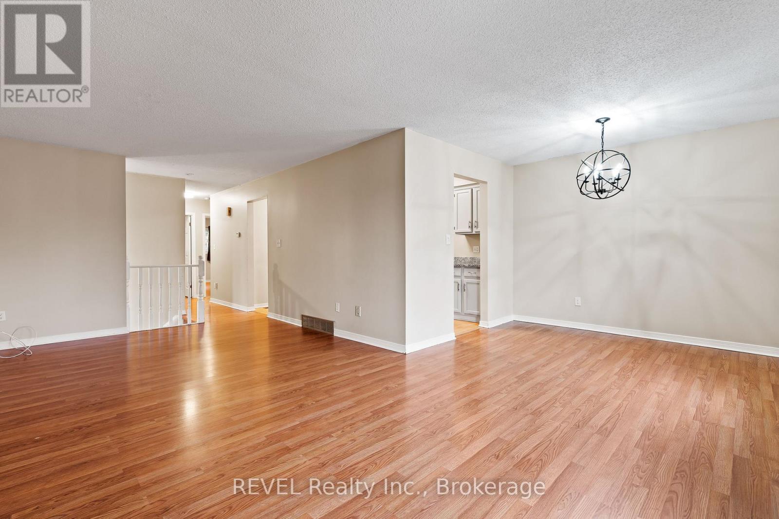 26 Vintage Crescent, St. Catharines, Ontario  L2S 3C2 - Photo 8 - X12699068