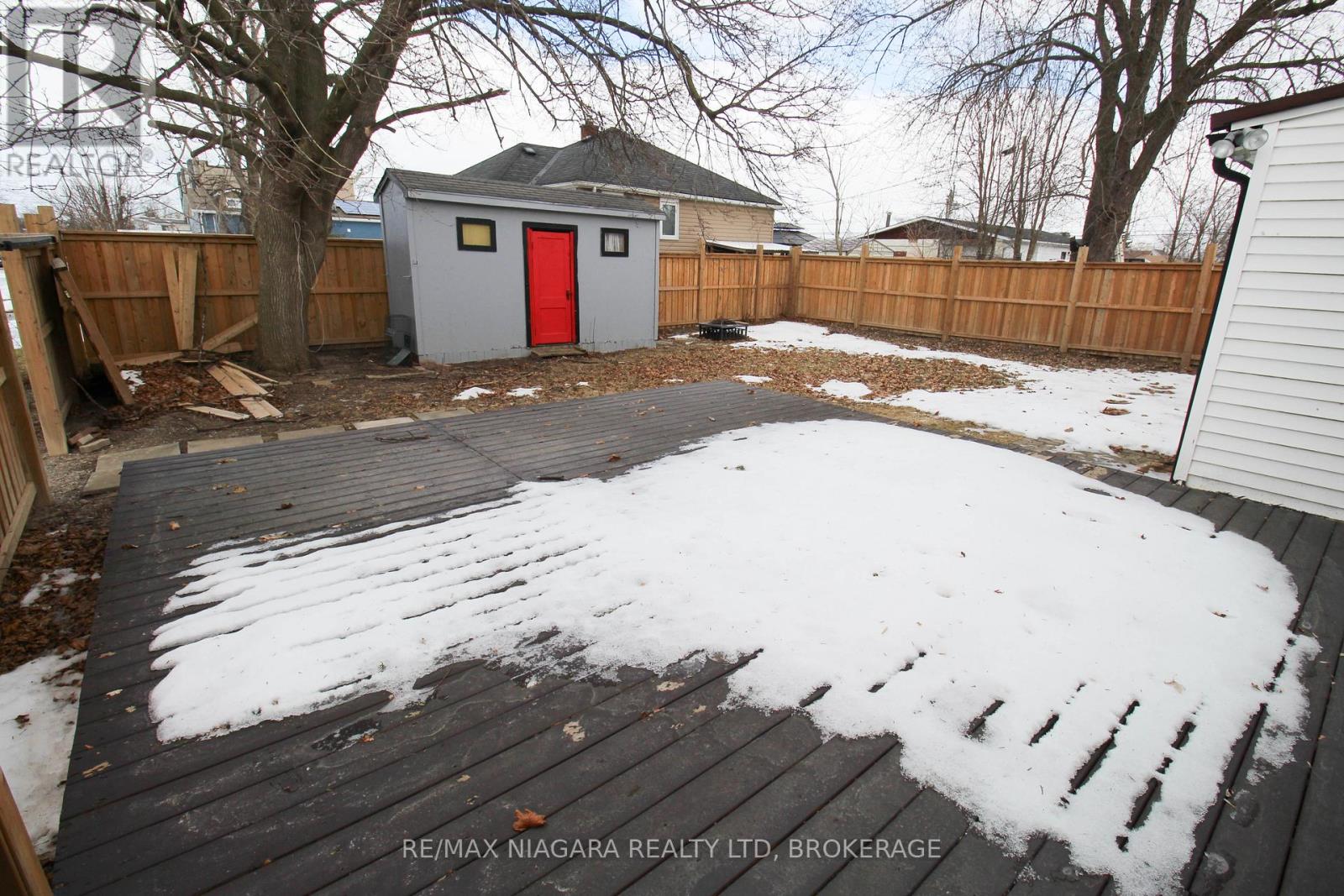 9 Inglewood Road, St. Catharines, Ontario  L2P 2C3 - Photo 3 - X12699260