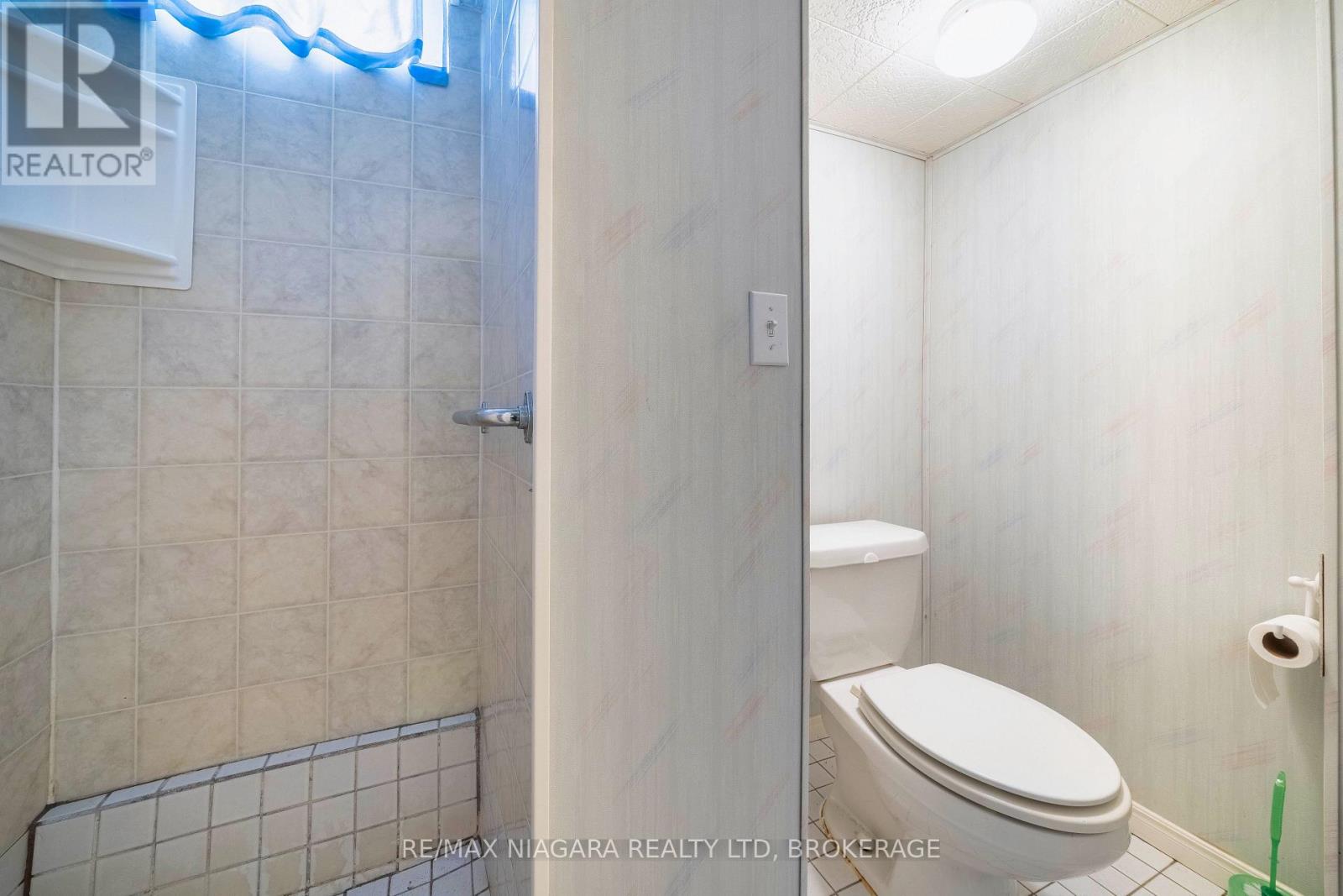 6620 Glendoone Street, Niagara Falls (Stamford), Ontario  L2J 1E9 - Photo 35 - X12699276