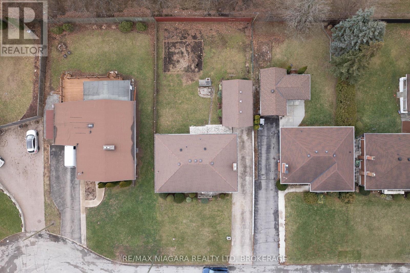 6620 Glendoone Street, Niagara Falls (Stamford), Ontario  L2J 1E9 - Photo 48 - X12699276