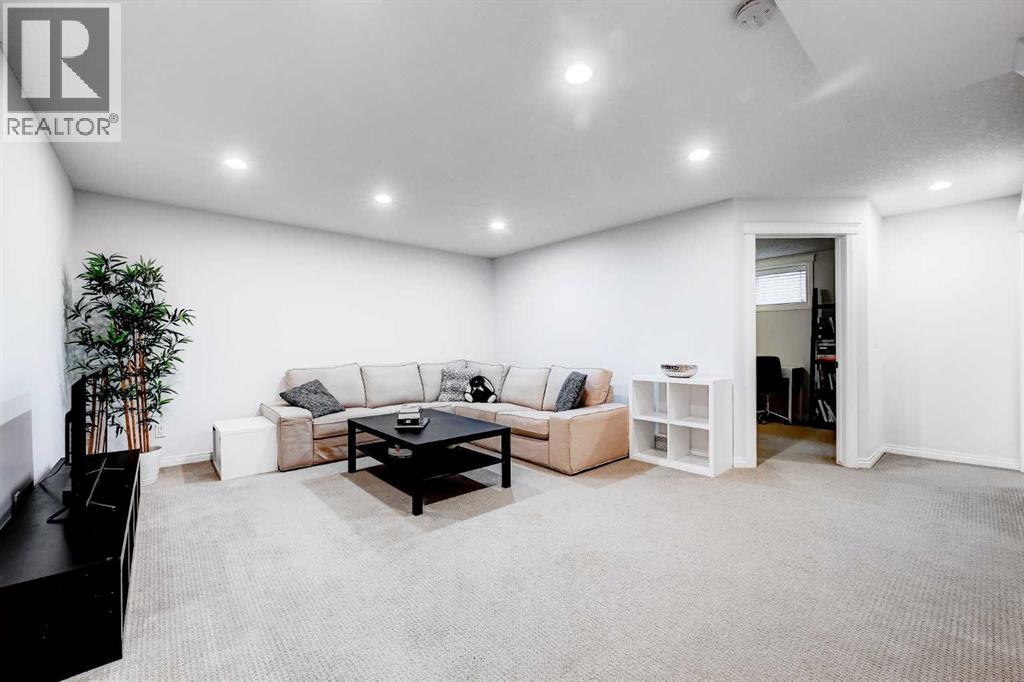 195 Chapalina Terrace Se, Calgary, Alberta  T2X 3X3 - Photo 32 - A2277812