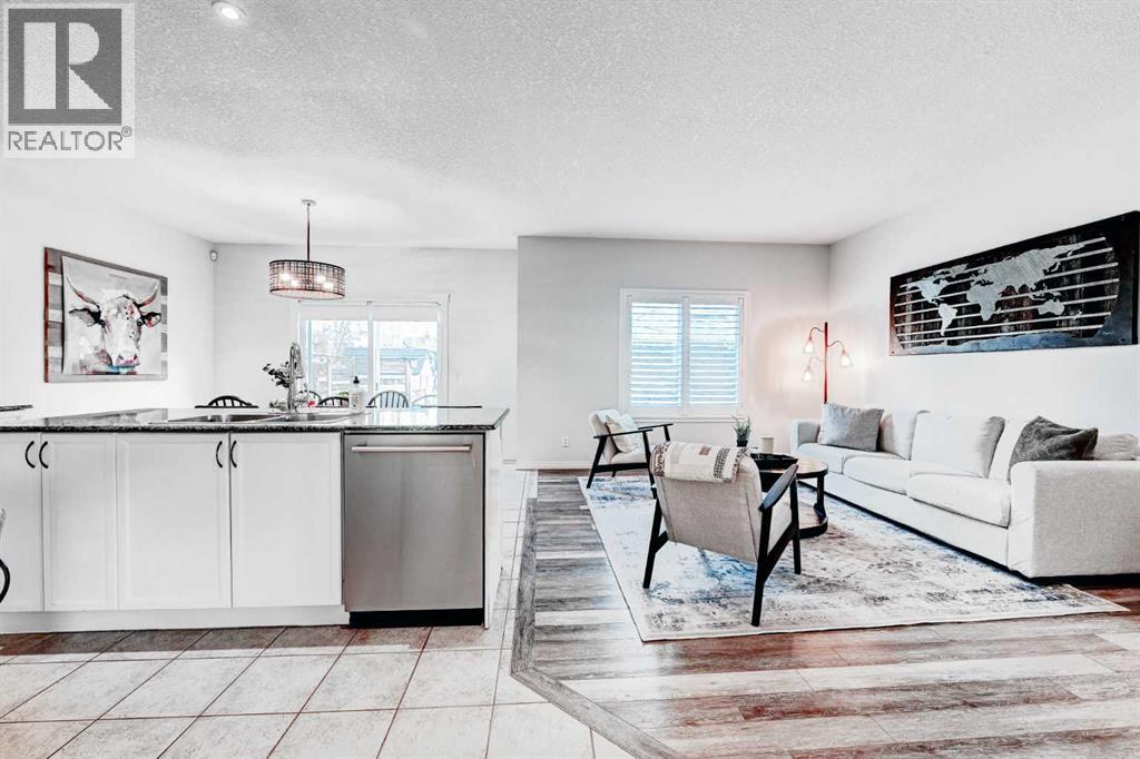 195 Chapalina Terrace Se, Calgary, Alberta  T2X 3X3 - Photo 6 - A2277812