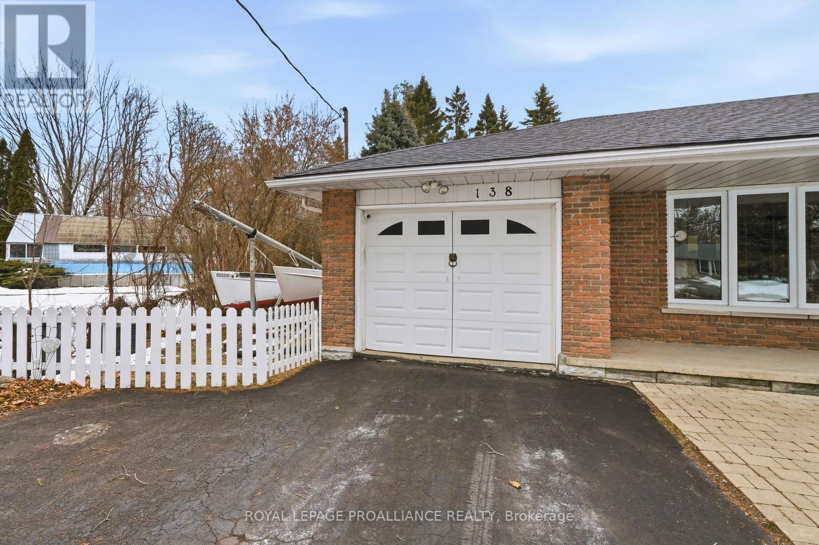 138 Burns Avenue, Quinte West (Sidney Ward), Ontario  K8R 1G3 - Photo 4 - X12699116