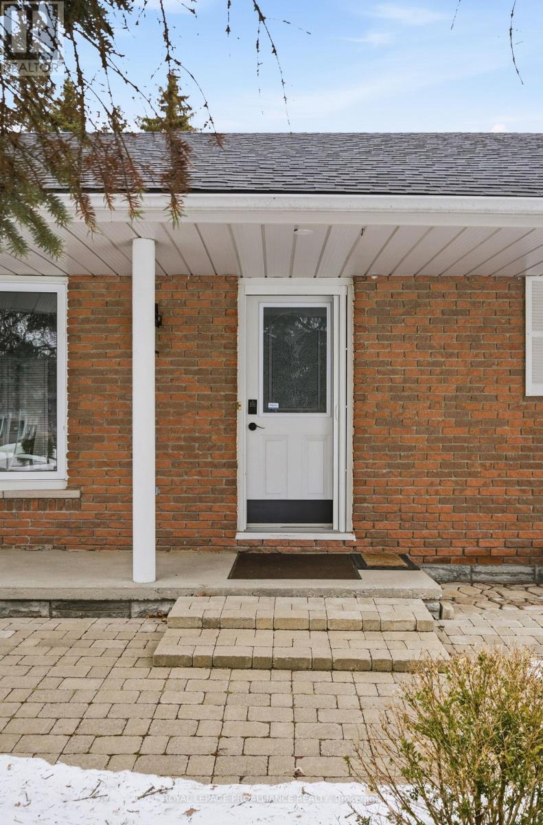 138 Burns Avenue, Quinte West (Sidney Ward), Ontario  K8R 1G3 - Photo 6 - X12699116