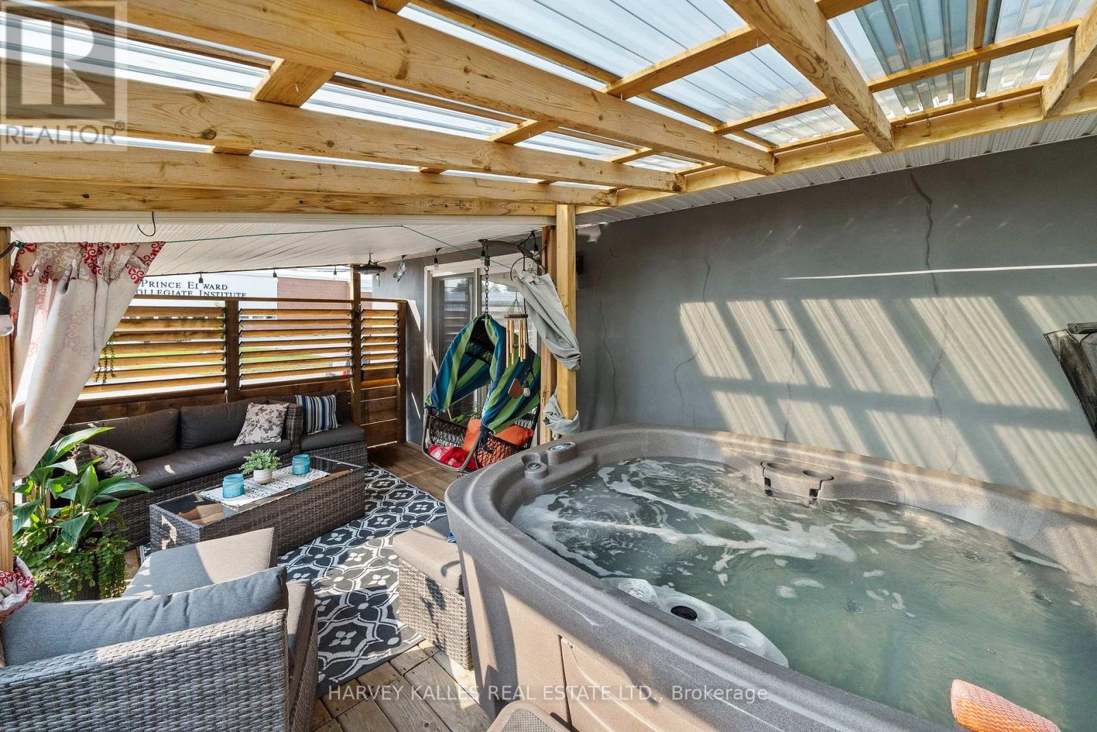 46 Barker Street, Prince Edward County, Ontario  K0K 2T0 - Photo 37 - X12699288