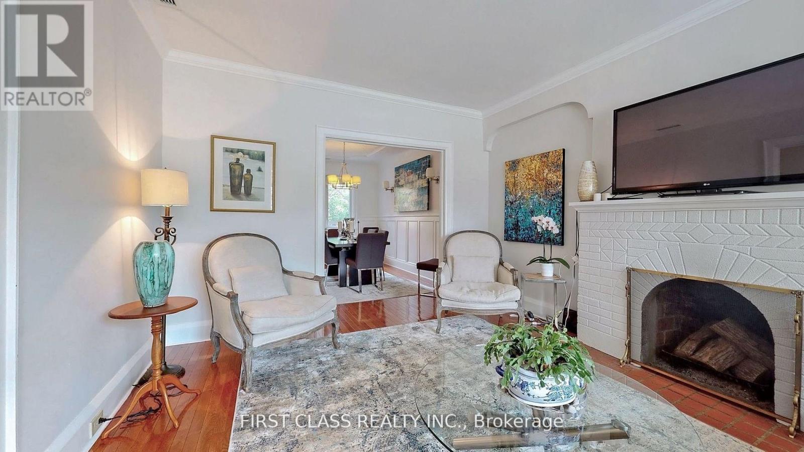 203 Melrose Avenue, Toronto, Ontario  M5M 1Y9 - Photo 2 - C12699028