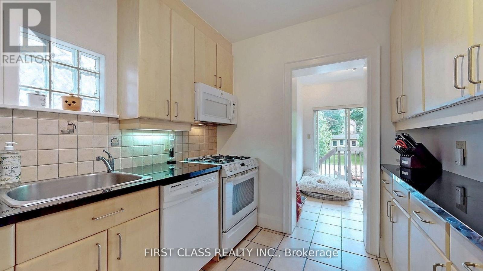 203 Melrose Avenue, Toronto, Ontario  M5M 1Y9 - Photo 6 - C12699028