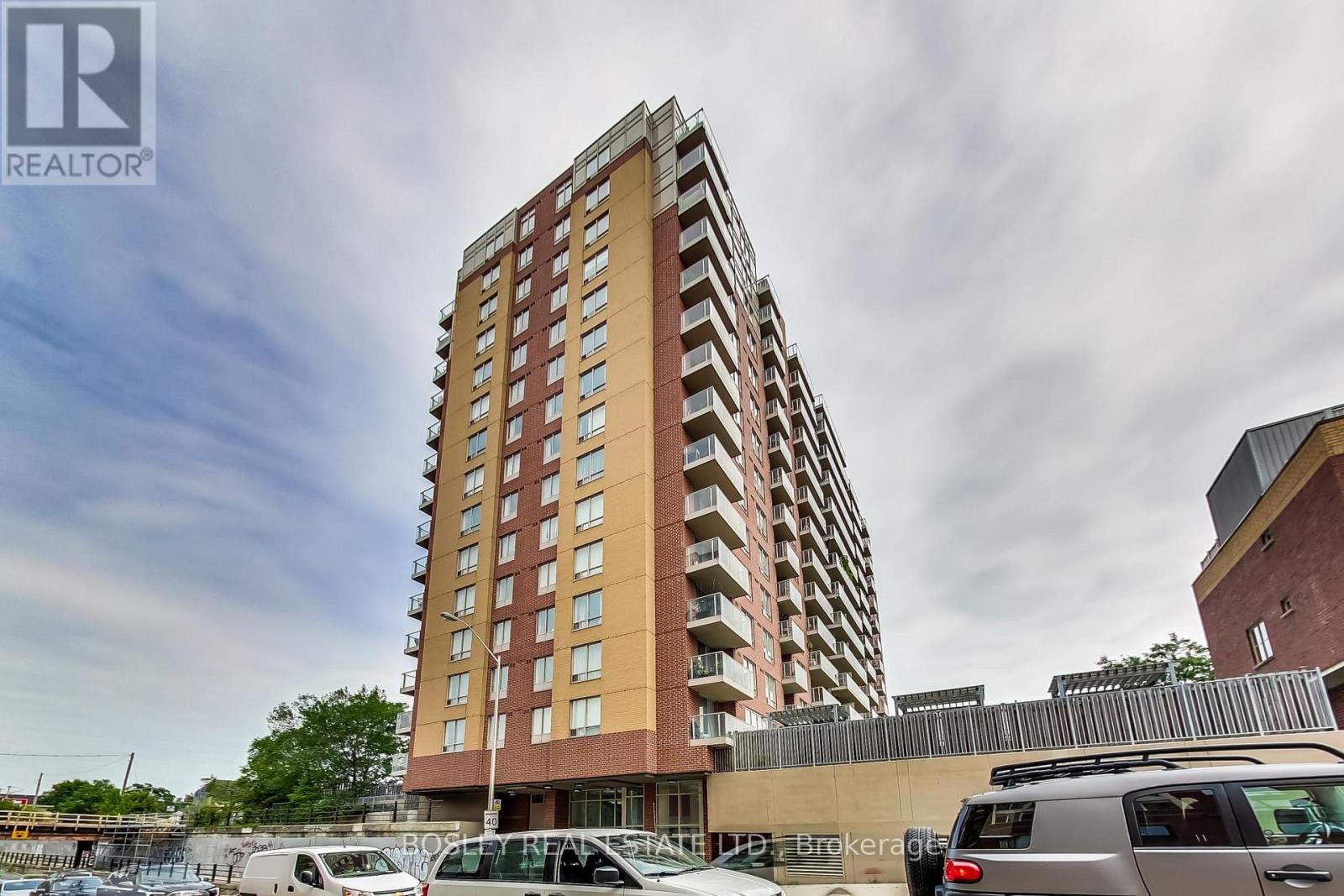 303 - 1369 Bloor Street W, Toronto, Ontario  M6P 4J4 - Photo 1 - C12699098