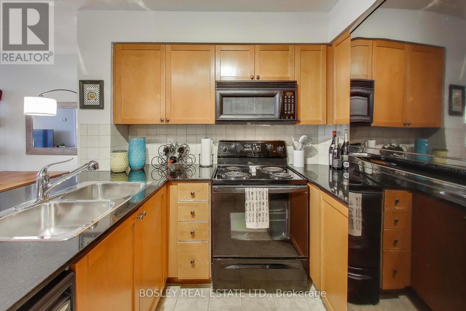 303 - 1369 Bloor Street W, Toronto, Ontario  M6P 4J4 - Photo 10 - C12699098