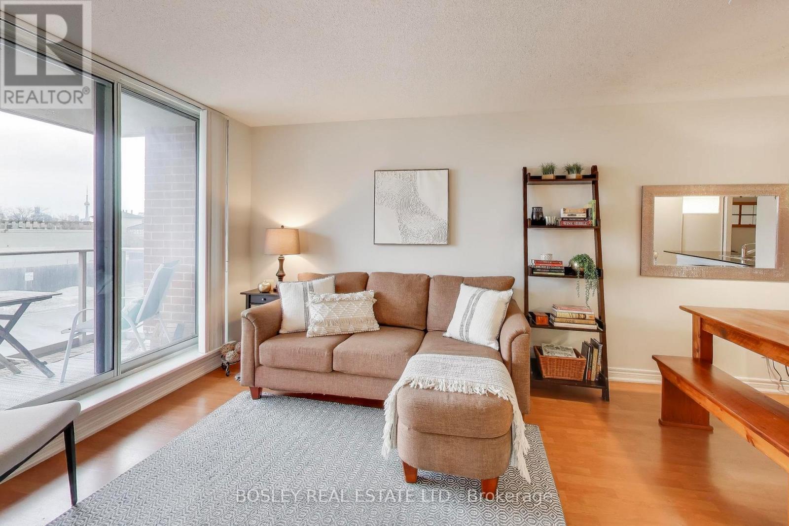 303 - 1369 Bloor Street W, Toronto, Ontario  M6P 4J4 - Photo 4 - C12699098