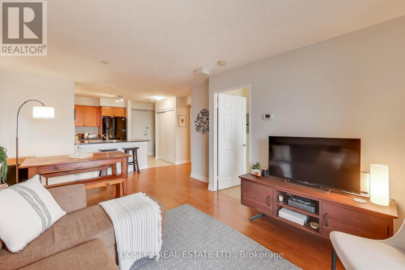 303 - 1369 Bloor Street W, Toronto, Ontario  M6P 4J4 - Photo 6 - C12699098