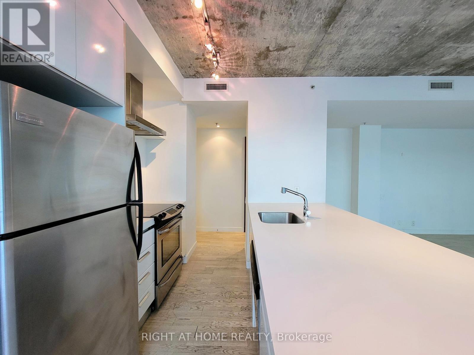 808 - 75 Portland Street, Toronto, Ontario  M5V 2M9 - Photo 10 - C12699138