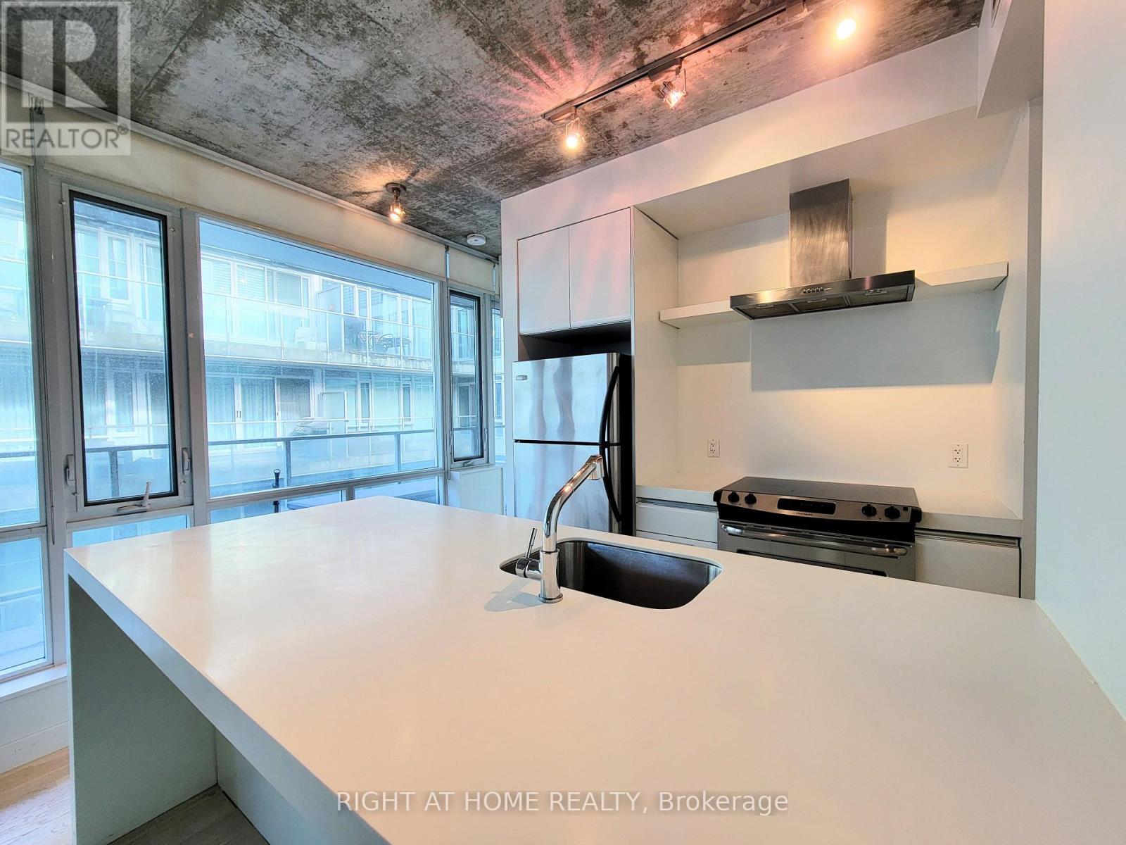 808 - 75 Portland Street, Toronto, Ontario  M5V 2M9 - Photo 9 - C12699138