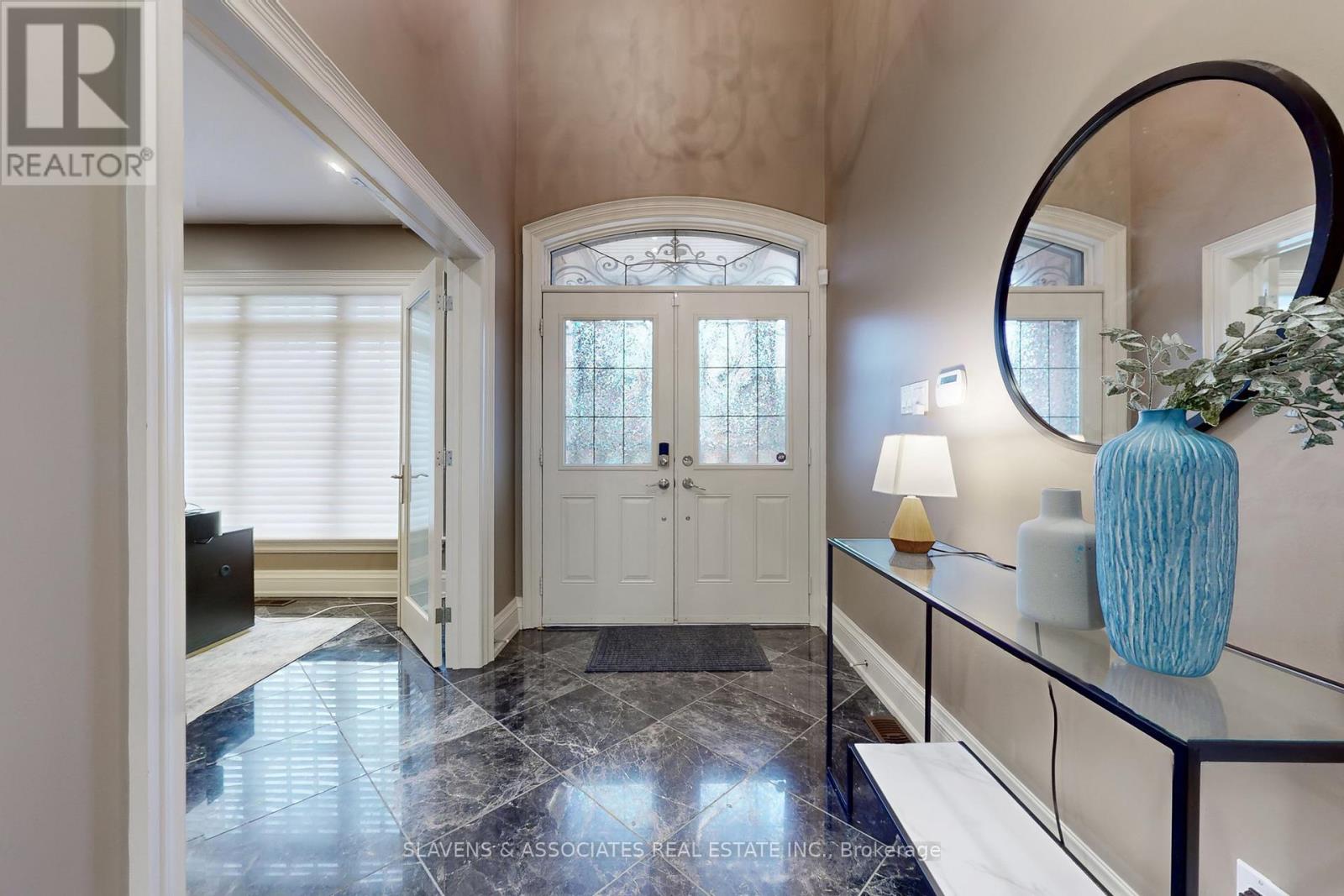 130 York Mills Road, Toronto, Ontario  M2L 1K6 - Photo 2 - C12699146