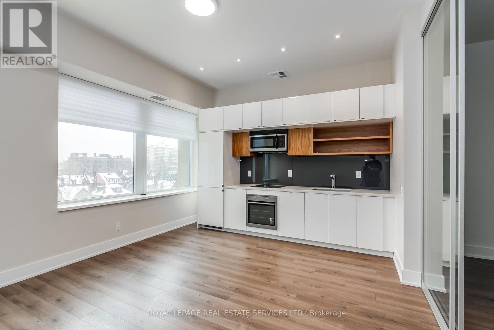 516 - 111 St Clair Avenue W, Toronto, Ontario  M4V 1N5 - Photo 4 - C12699156