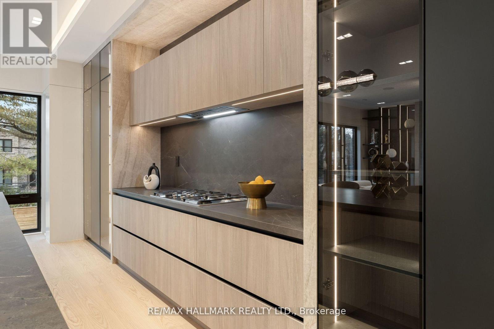 652 Bedford Park Avenue, Toronto, Ontario  M5M 1K4 - Photo 12 - C12699176