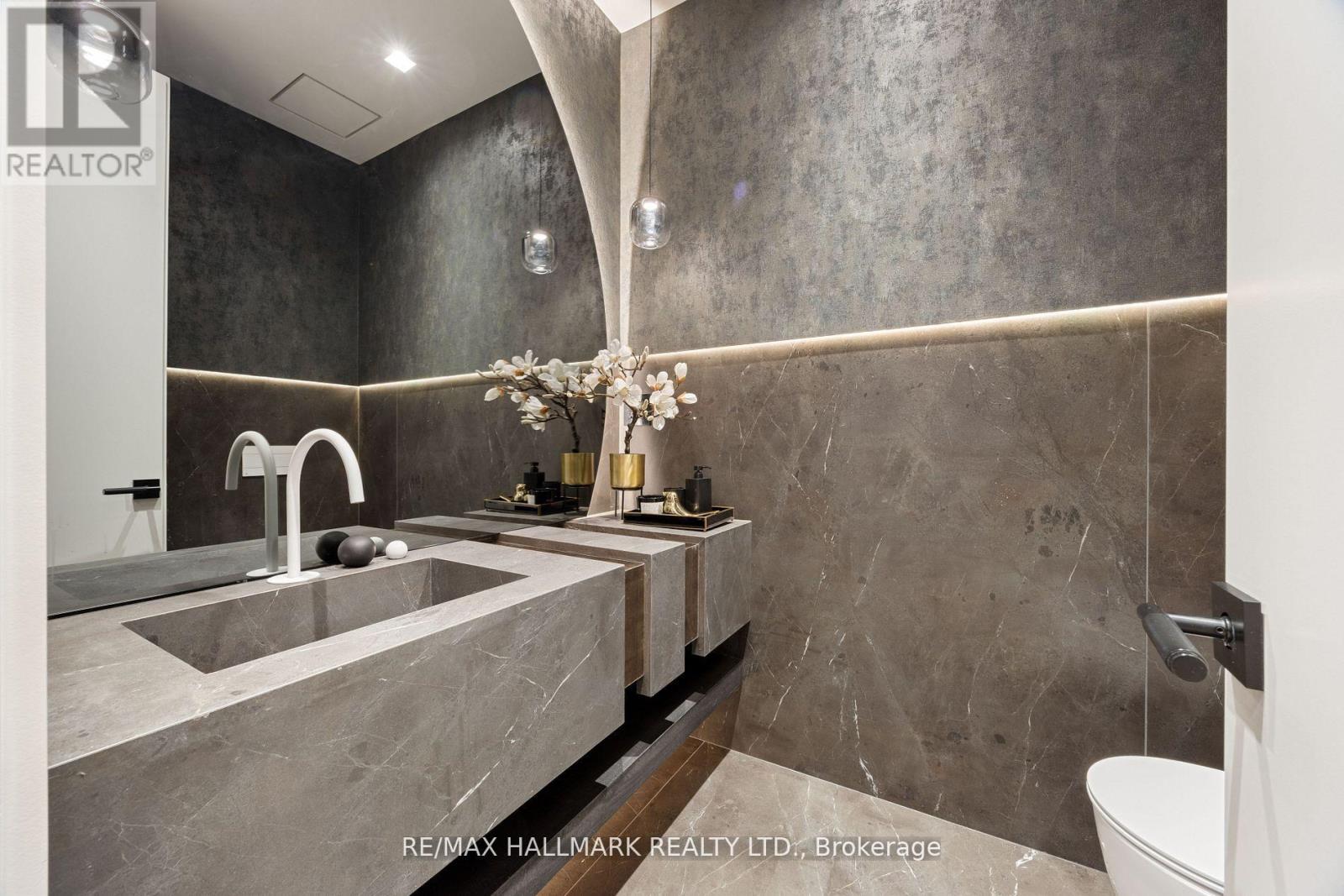 652 Bedford Park Avenue, Toronto, Ontario  M5M 1K4 - Photo 14 - C12699176