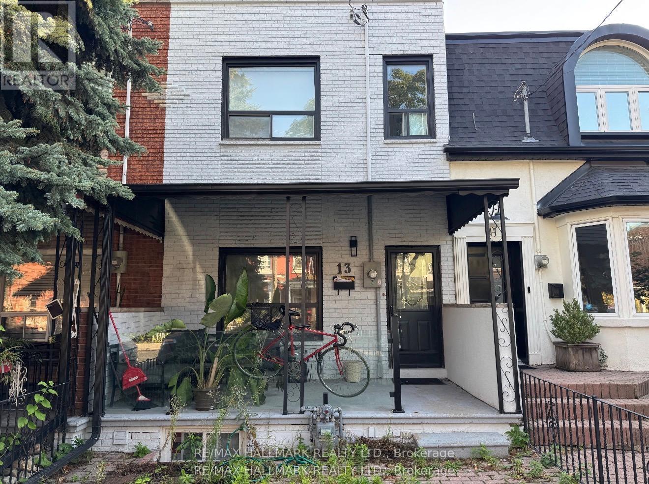 Main - 13 Brookfield Street, Toronto, Ontario  M6J 3A8 - Photo 1 - C12699266