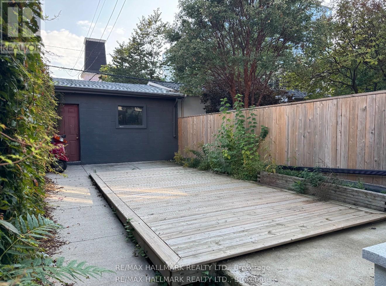 Main - 13 Brookfield Street, Toronto, Ontario  M6J 3A8 - Photo 9 - C12699266