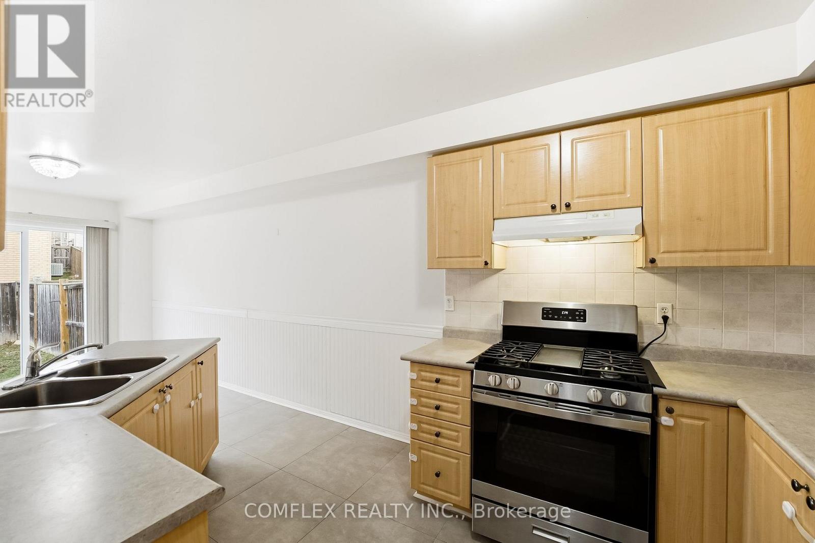 16 Barkdale Way, Whitby, Ontario  L1N 0E9 - Photo 15 - E12699018