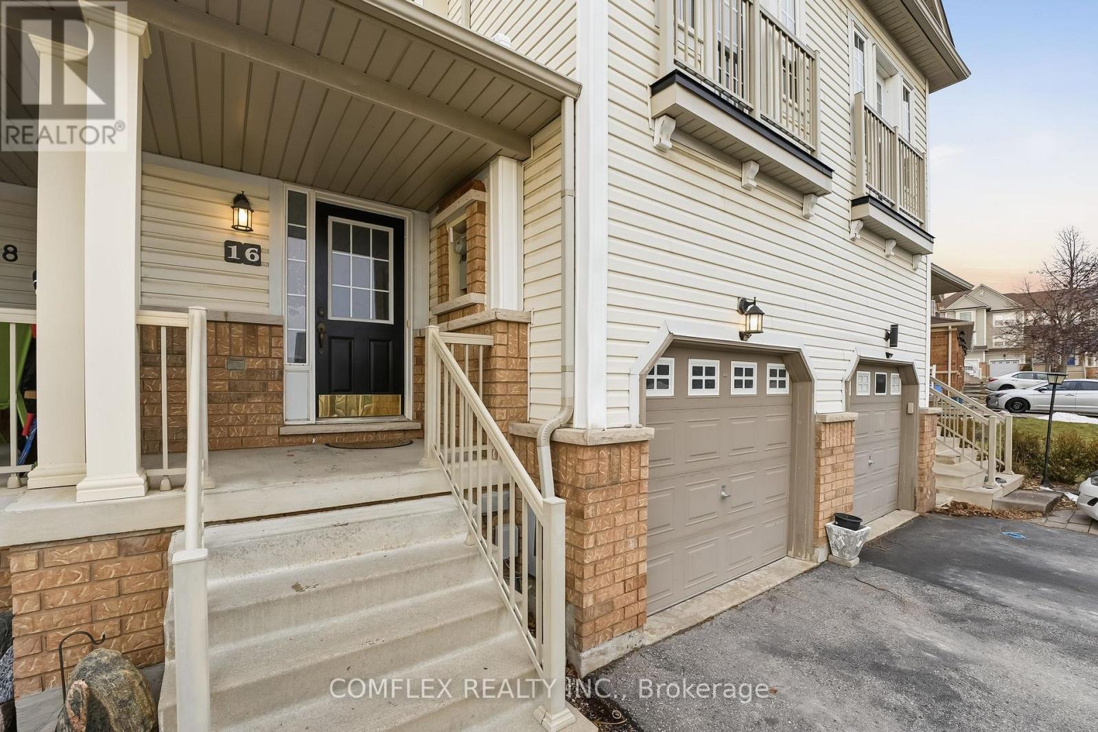 16 Barkdale Way, Whitby, Ontario  L1N 0E9 - Photo 4 - E12699018