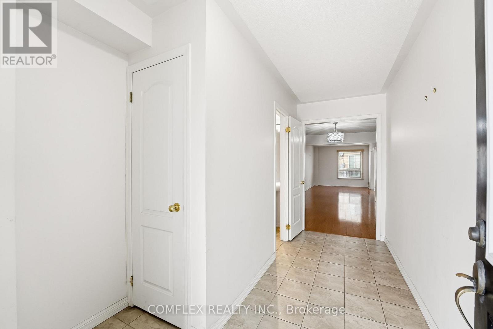 16 Barkdale Way, Whitby, Ontario  L1N 0E9 - Photo 6 - E12699018