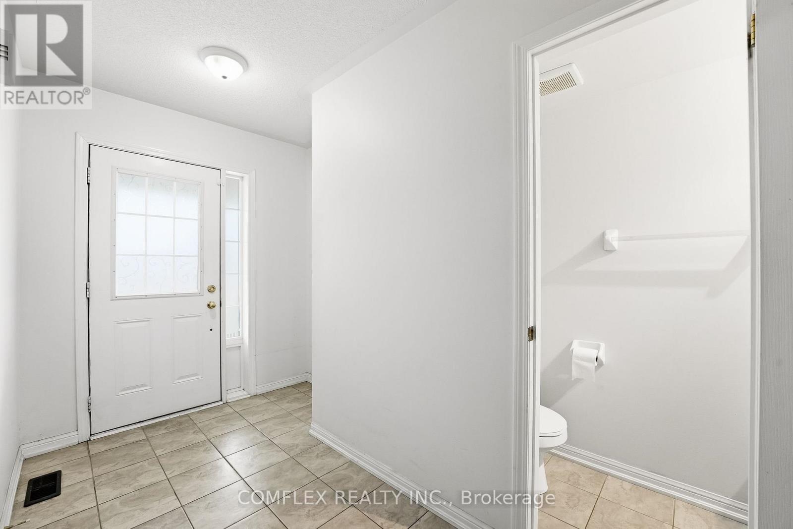 16 Barkdale Way, Whitby, Ontario  L1N 0E9 - Photo 7 - E12699018