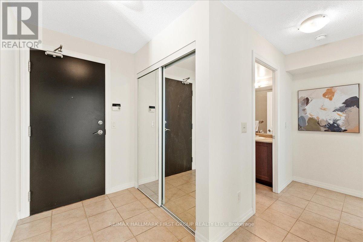 303 - 1600 Charles Street, Whitby, Ontario  L1N 0G4 - Photo 2 - E12699096