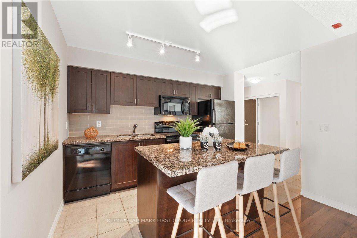 303 - 1600 Charles Street, Whitby, Ontario  L1N 0G4 - Photo 4 - E12699096