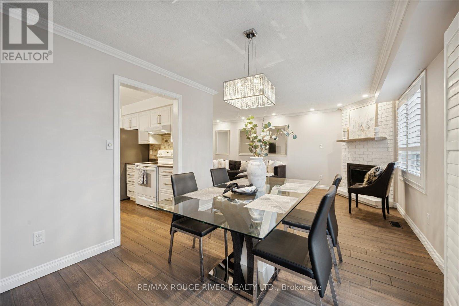 211 Ravenscroft Road, Ajax, Ontario  L1T 2T5 - Photo 11 - E12699148