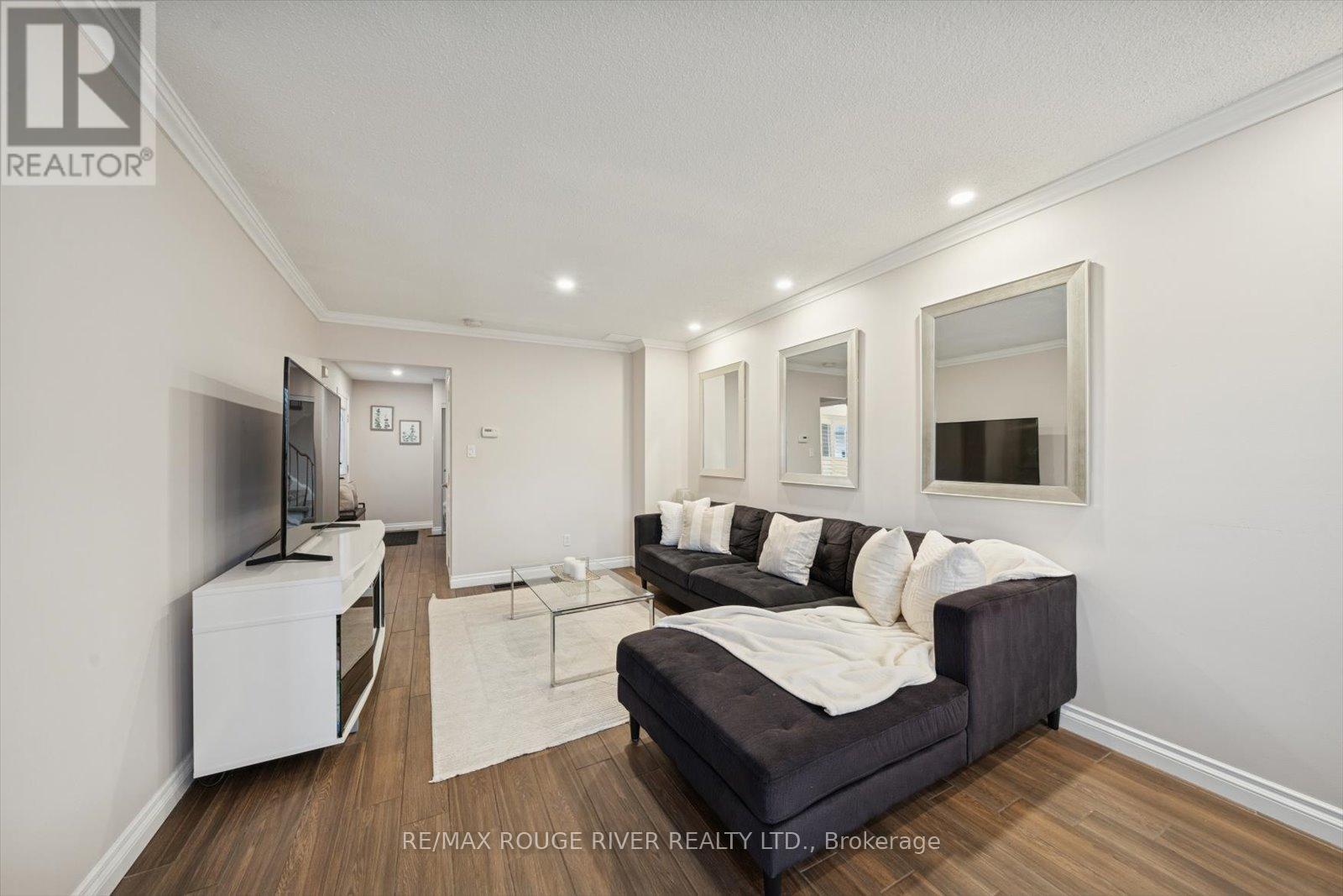 211 Ravenscroft Road, Ajax, Ontario  L1T 2T5 - Photo 7 - E12699148