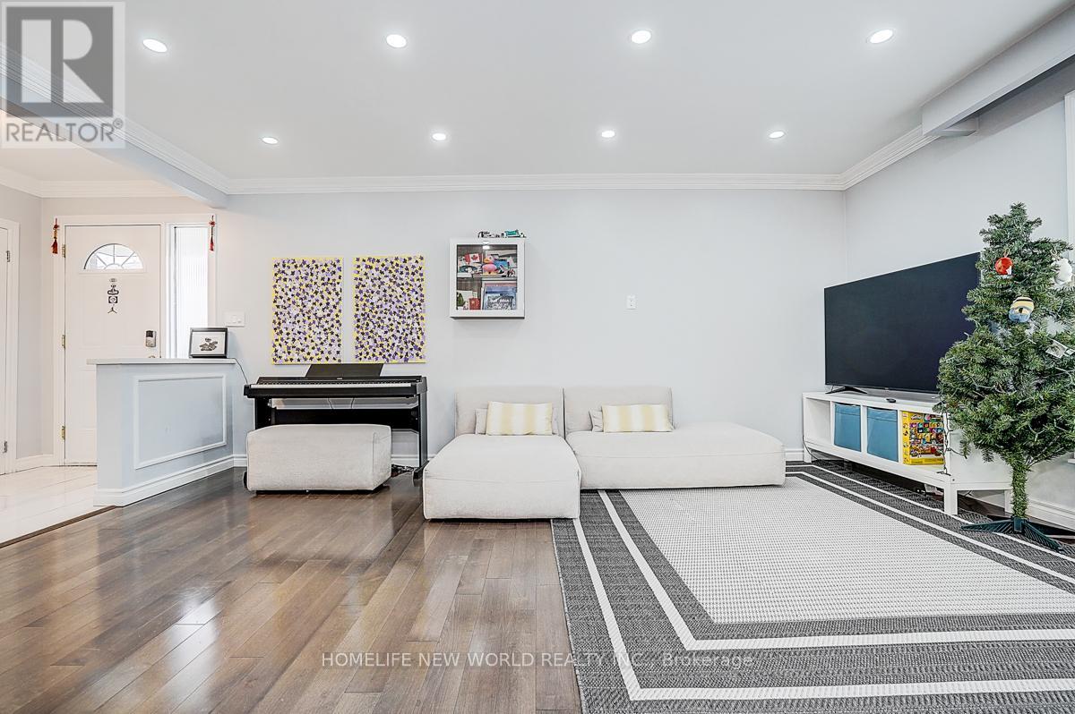 47 Manorglen Crescent, Toronto, Ontario  M1S 1W3 - Photo 4 - E12699158