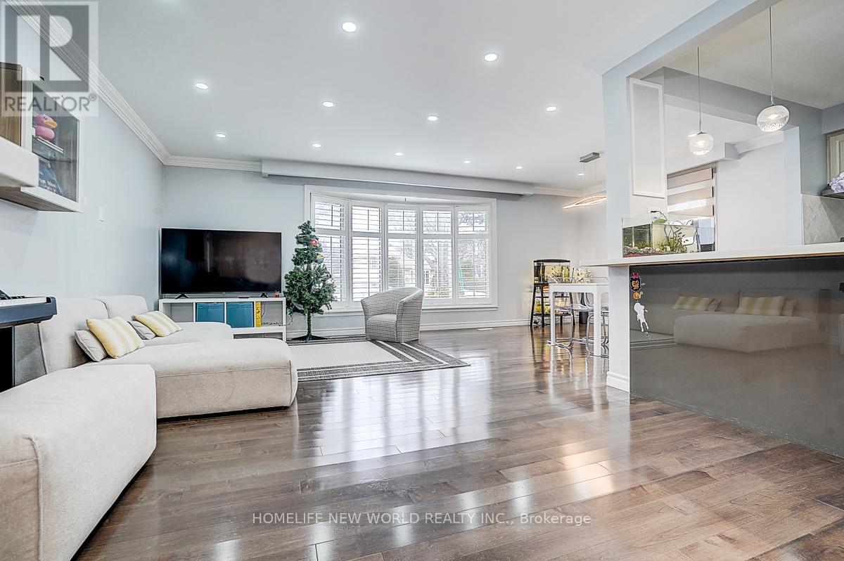 47 Manorglen Crescent, Toronto, Ontario  M1S 1W3 - Photo 9 - E12699158