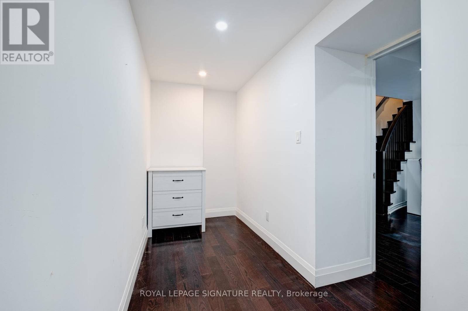 Lower - 36 Thyra Avenue, Toronto, Ontario  M4C 5G5 - Photo 19 - E12699256
