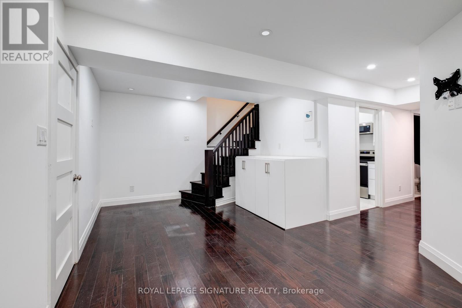 Lower - 36 Thyra Avenue, Toronto, Ontario  M4C 5G5 - Photo 4 - E12699256