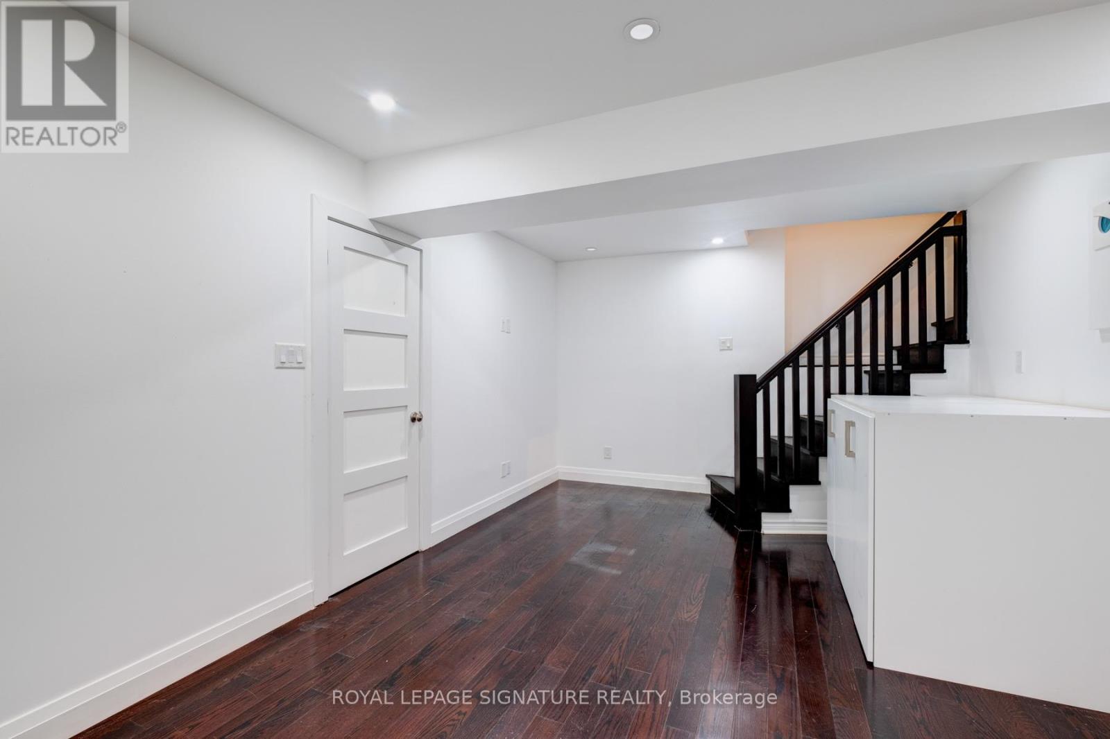 Lower - 36 Thyra Avenue, Toronto, Ontario  M4C 5G5 - Photo 5 - E12699256