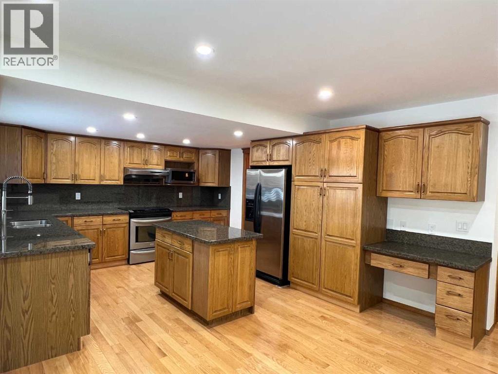 127 Douglasbank Court Se, Calgary, Alberta  T2Z 2C3 - Photo 7 - A2279428