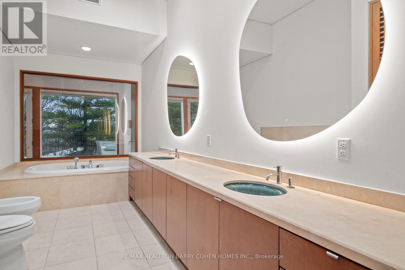 33 Fairway Heights Drive, Markham, Ontario  L3T 3A7 - Photo 18 - N12699012