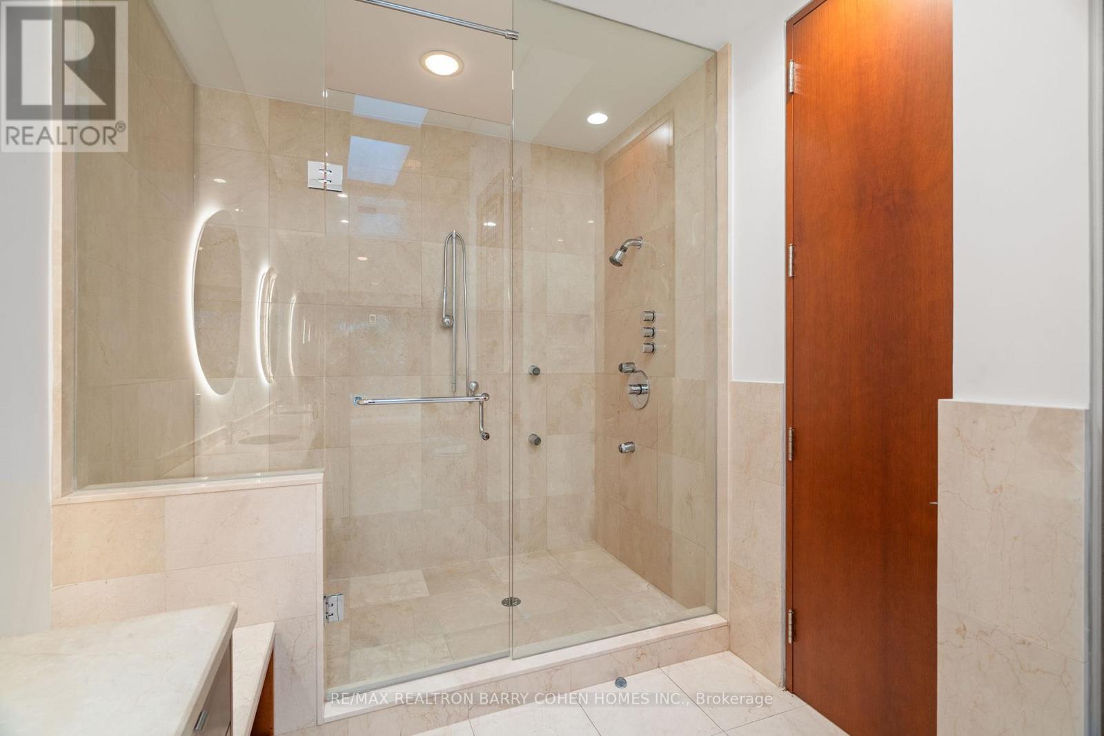 33 Fairway Heights Drive, Markham, Ontario  L3T 3A7 - Photo 19 - N12699012