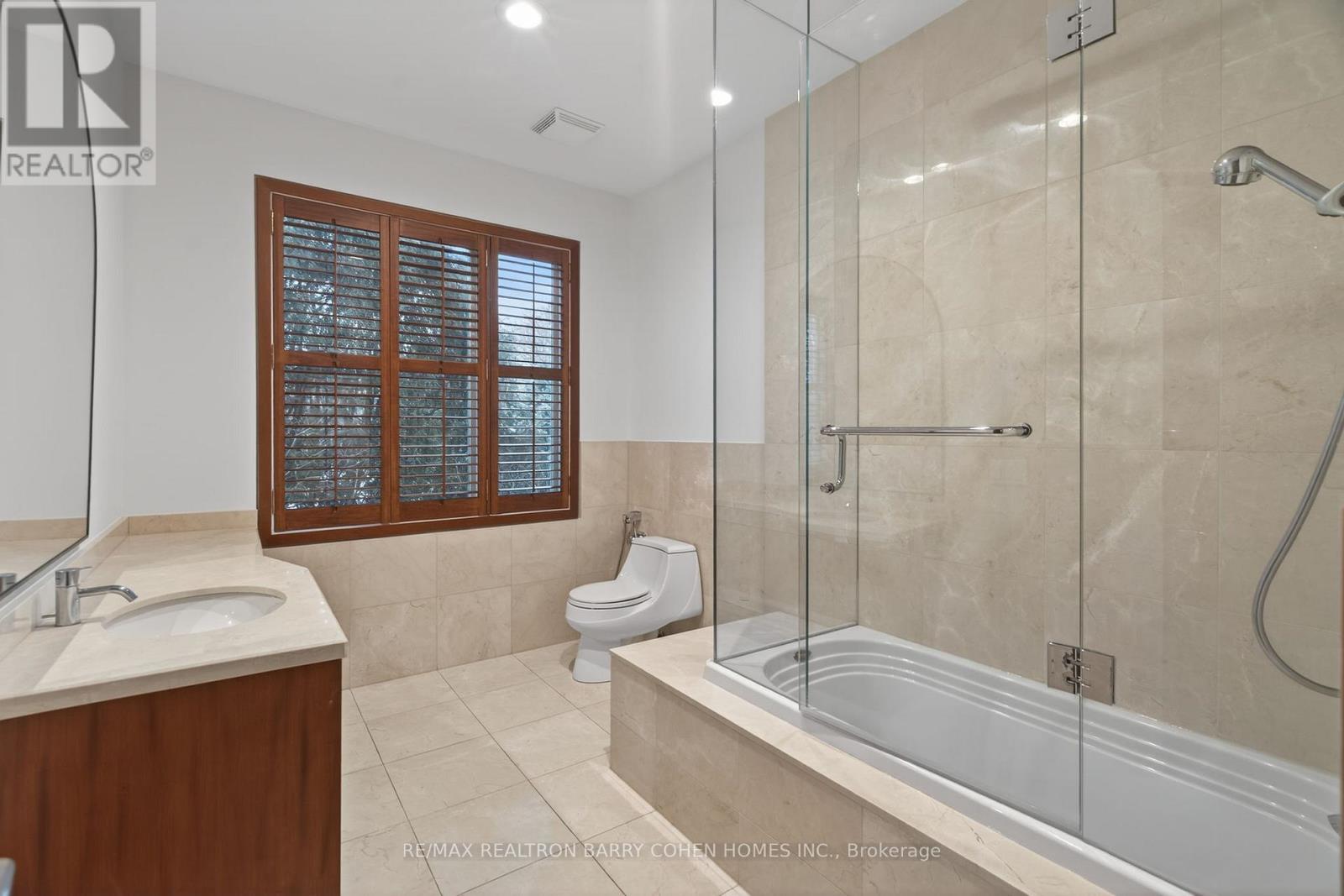 33 Fairway Heights Drive, Markham, Ontario  L3T 3A7 - Photo 22 - N12699012