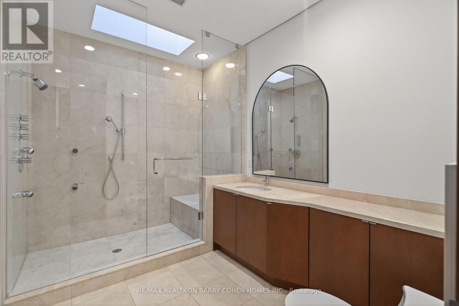 33 Fairway Heights Drive, Markham, Ontario  L3T 3A7 - Photo 24 - N12699012