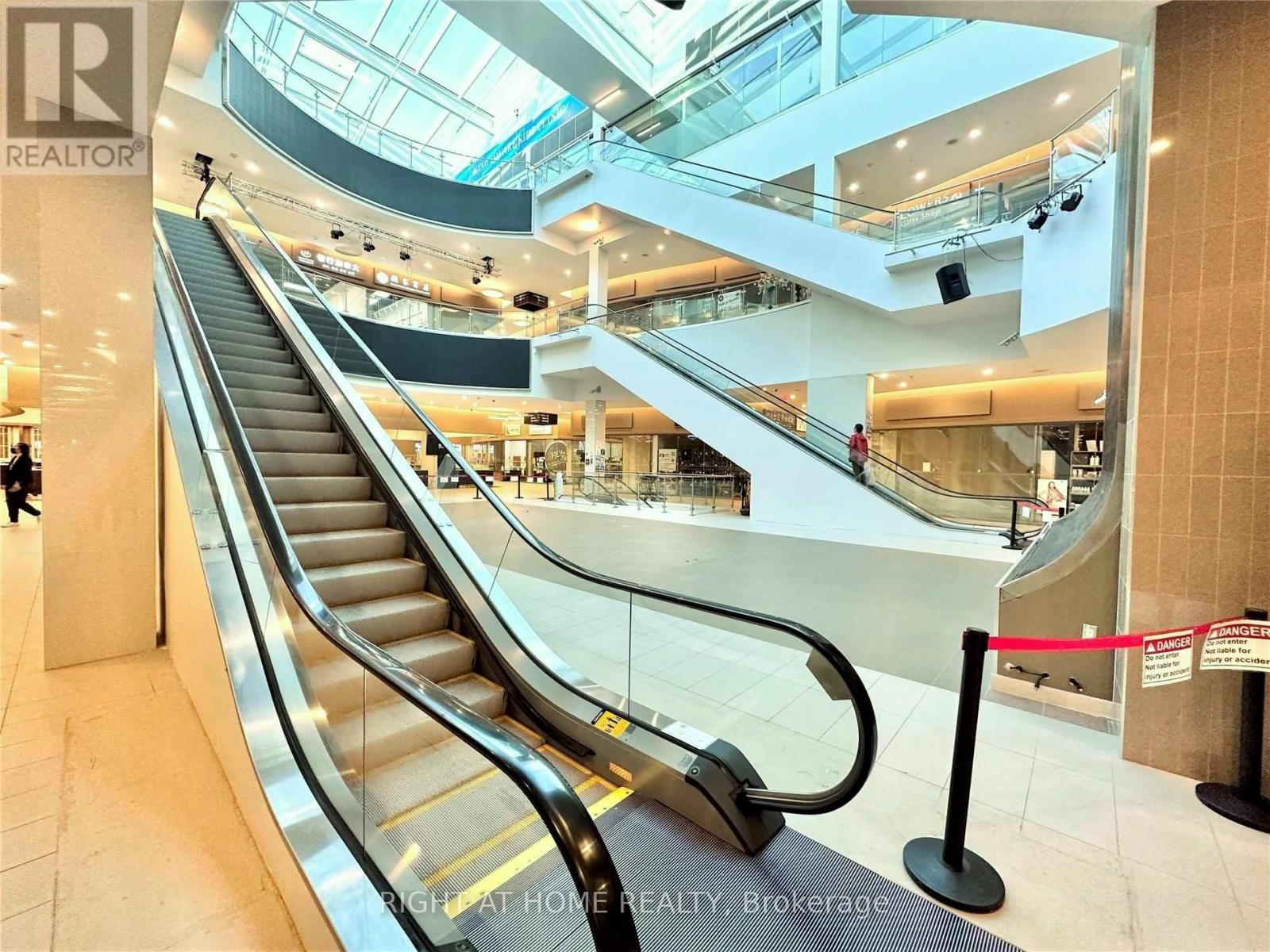 311 - 9390 Woodbine Avenue, Markham, Ontario  L6C 0M5 - Photo 4 - N12699034