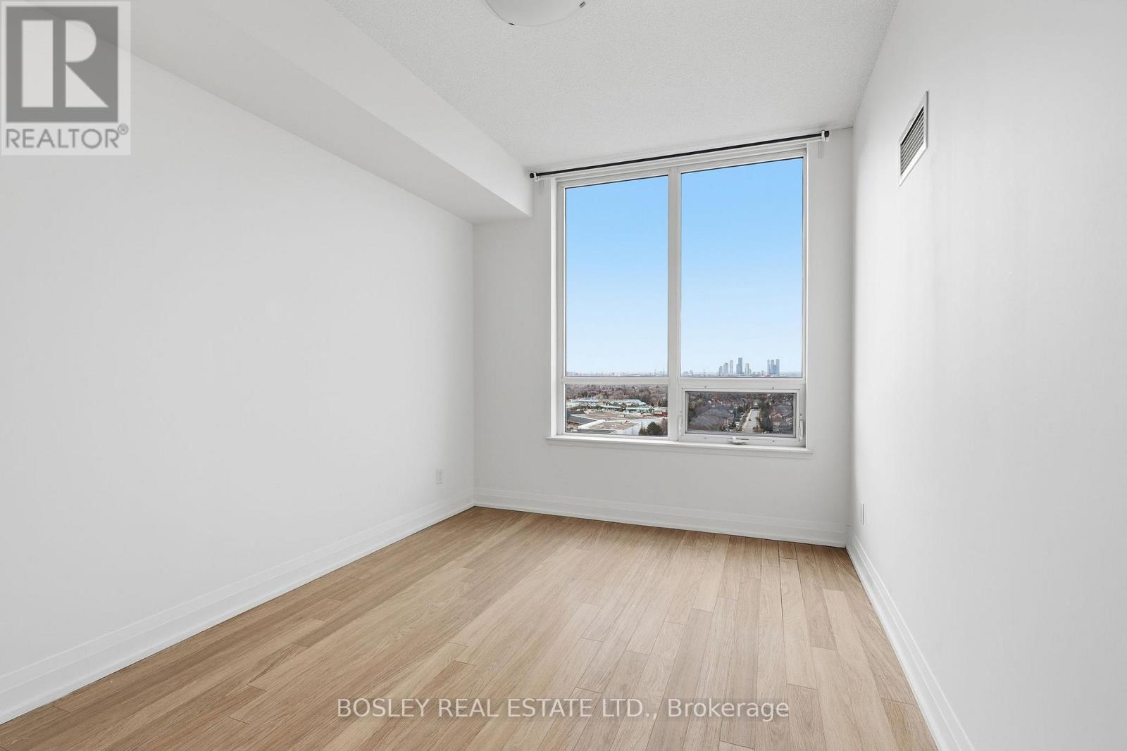 1509 - 75 North Park Road, Vaughan, Ontario  L4J 0H9 - Photo 4 - N12699070