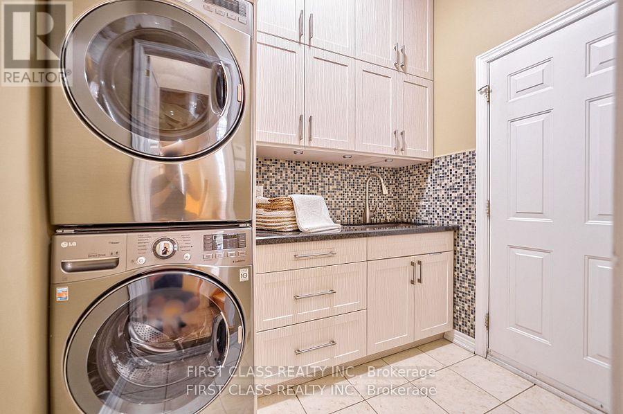 12 Glaceport Crescent, Markham, Ontario  L6C 3C3 - Photo 10 - N12699178