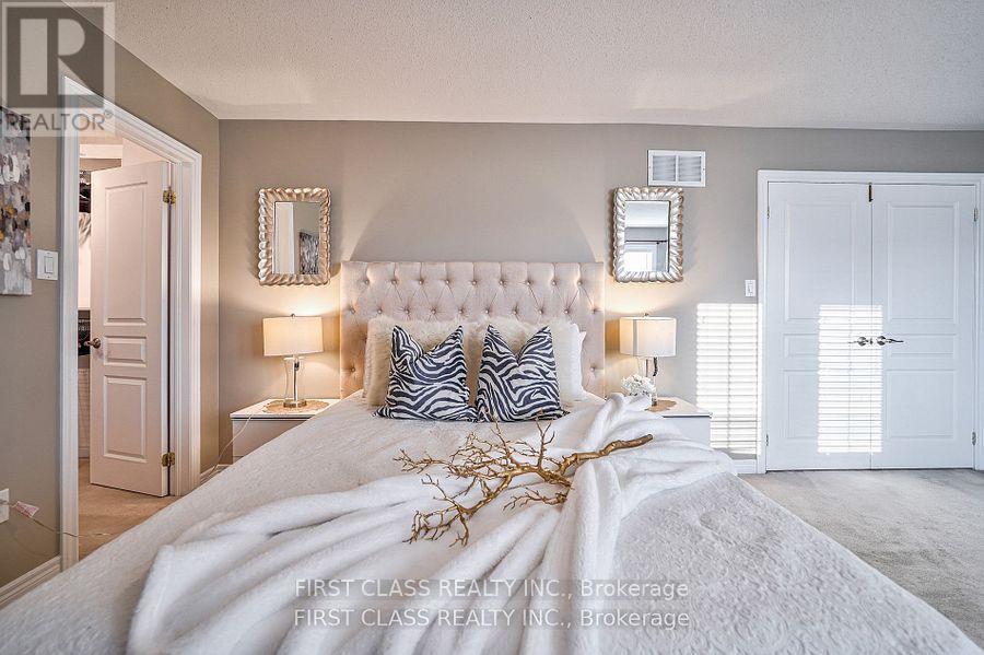 12 Glaceport Crescent, Markham, Ontario  L6C 3C3 - Photo 12 - N12699178