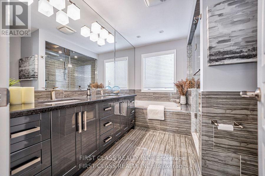 12 Glaceport Crescent, Markham, Ontario  L6C 3C3 - Photo 15 - N12699178